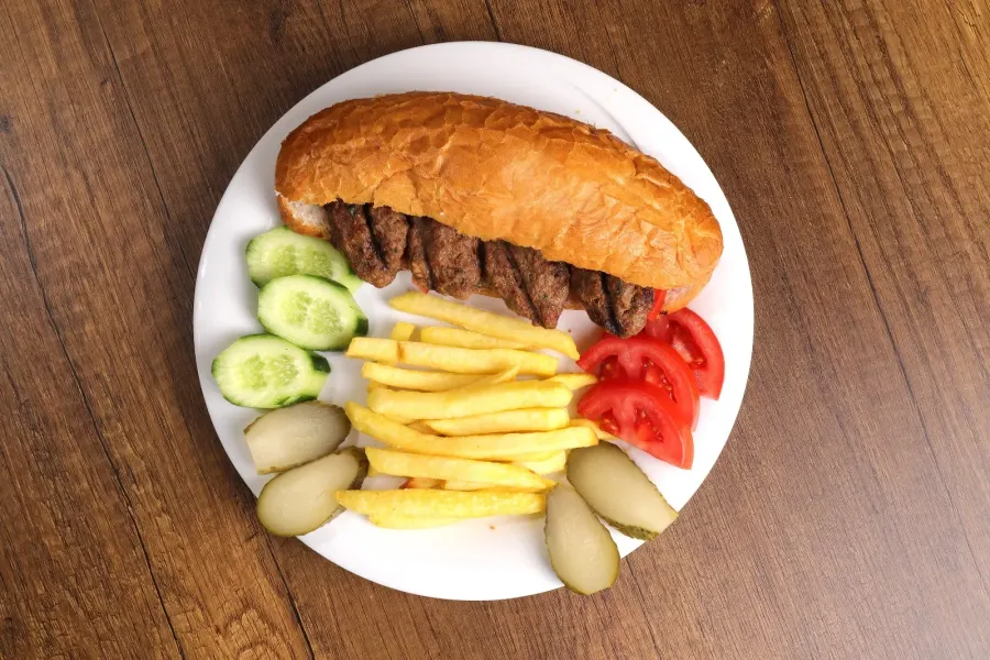 Ekmek Arası Köfte
