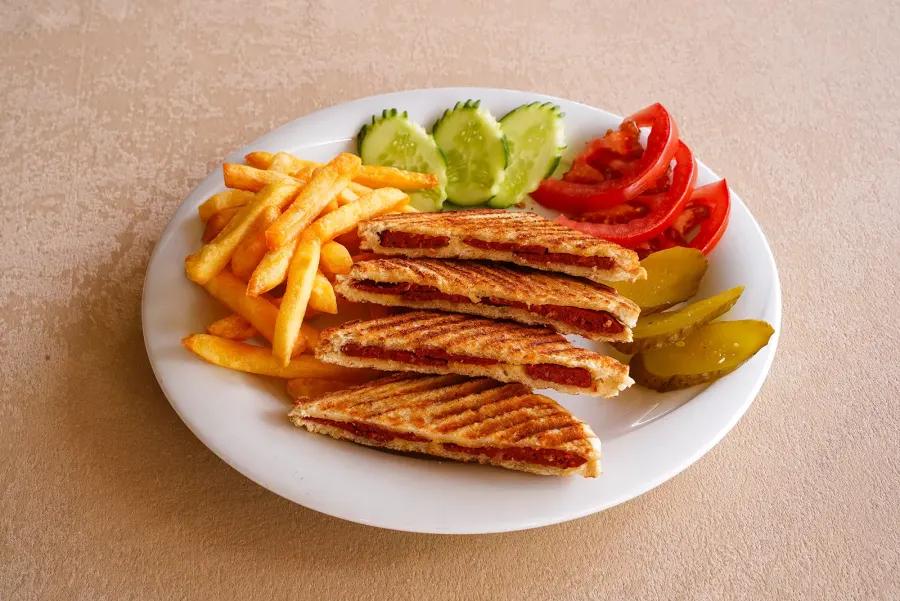 Sucuklu Tost